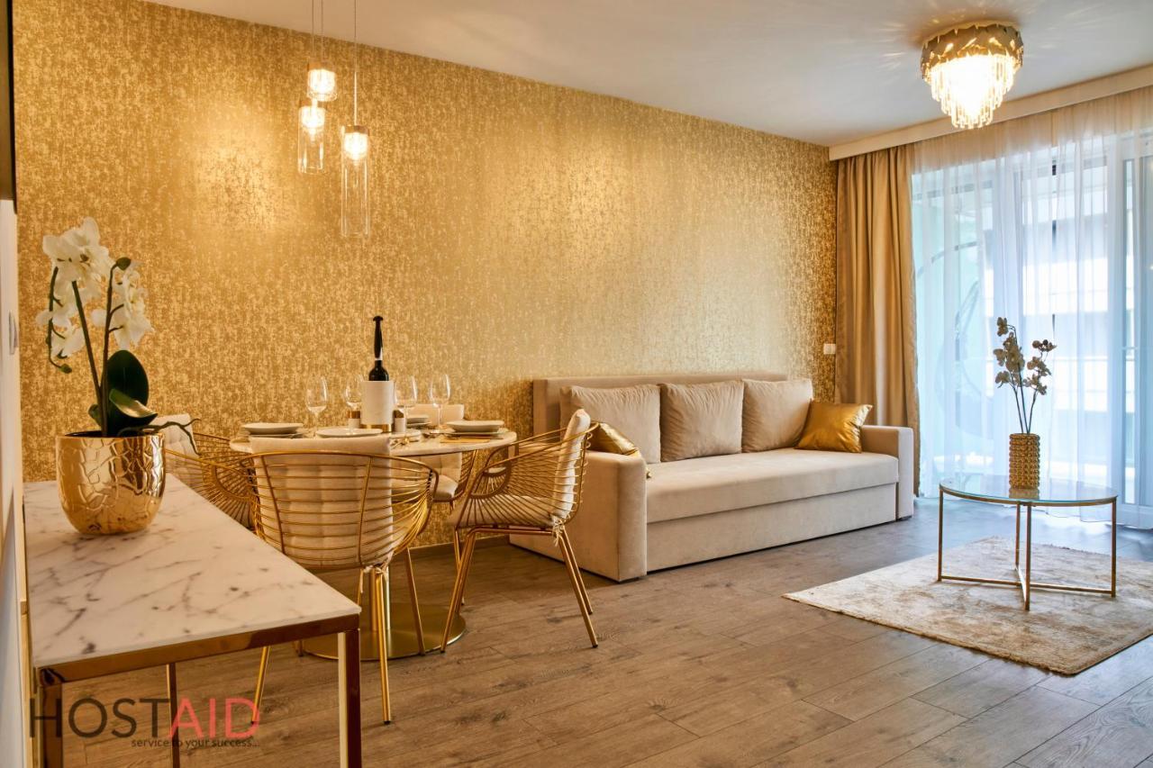 Azur Apartment - Hostaid Siófok Buitenkant foto