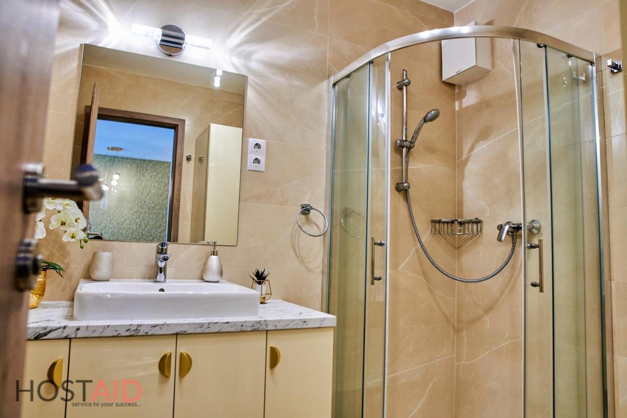 Azur Apartment - Hostaid Siófok Buitenkant foto