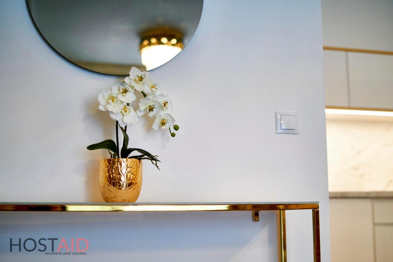 Azur Apartment - Hostaid Siófok Buitenkant foto