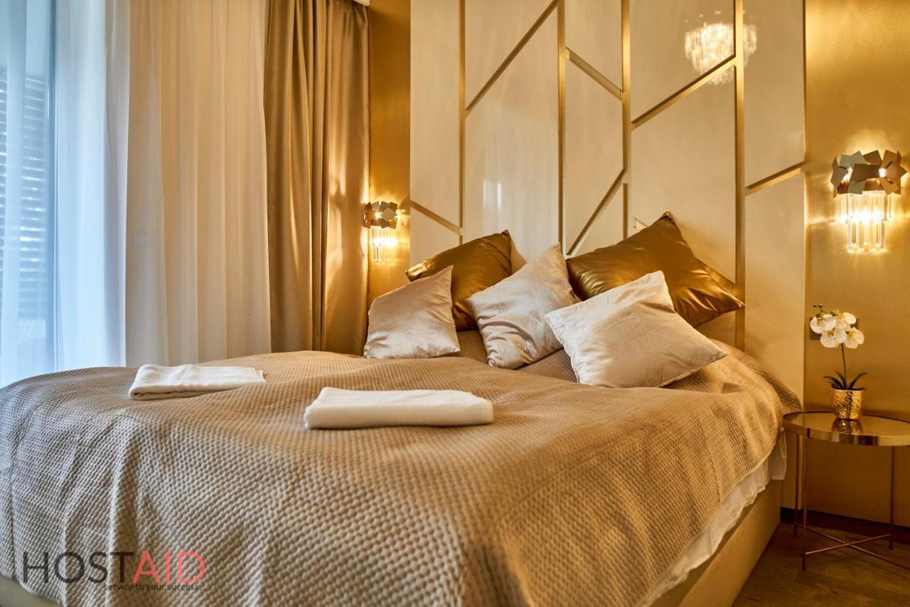 Azur Apartment - Hostaid Siófok Buitenkant foto
